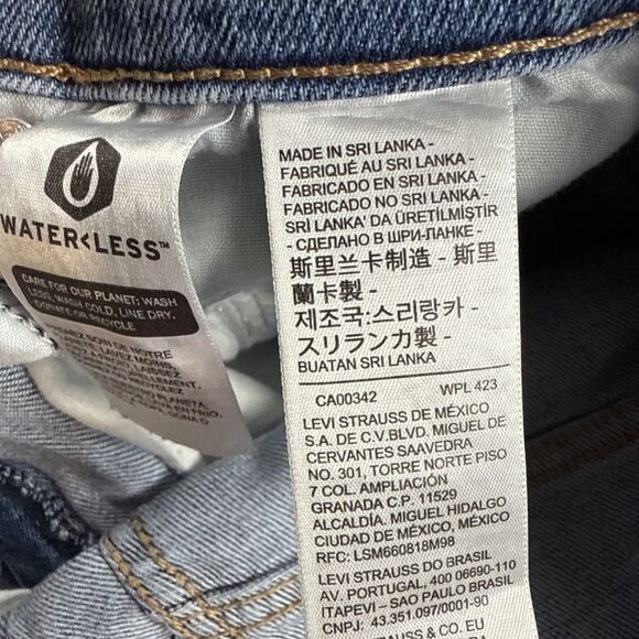 Levi’s SilverTab Women’s 29x26 High Waisted Mom Jeans Blue Medium Wash Tapered L - Picture 6 of 9